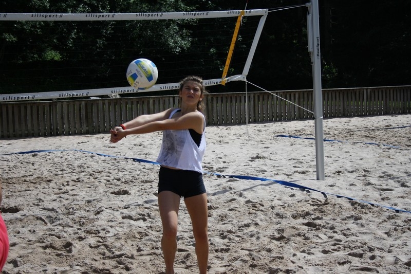Village Camps International Summer Camp Leysin, Switzerland 2025-08-09 https://www.villagecamps.com/journals_admin/images/706-23-volley (17).jpg